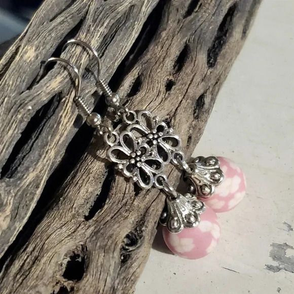 Hand Crafted Fimo Clay Light Pink White Flower Beads Antique Silver Earrings - Picture 1 of 5